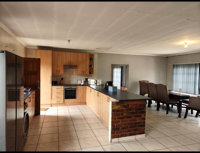 3 BEDROOM HOUSE TO LET IN WALDRIFT
